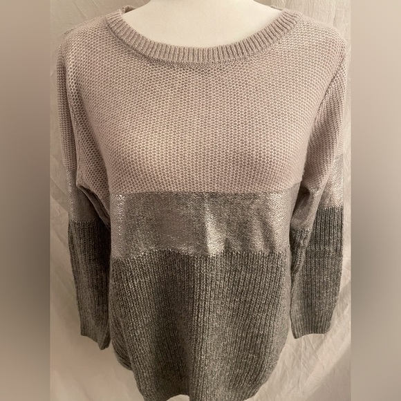 Venus Sweater Grey and Silver Metallic Size M - Picture 2 of 11